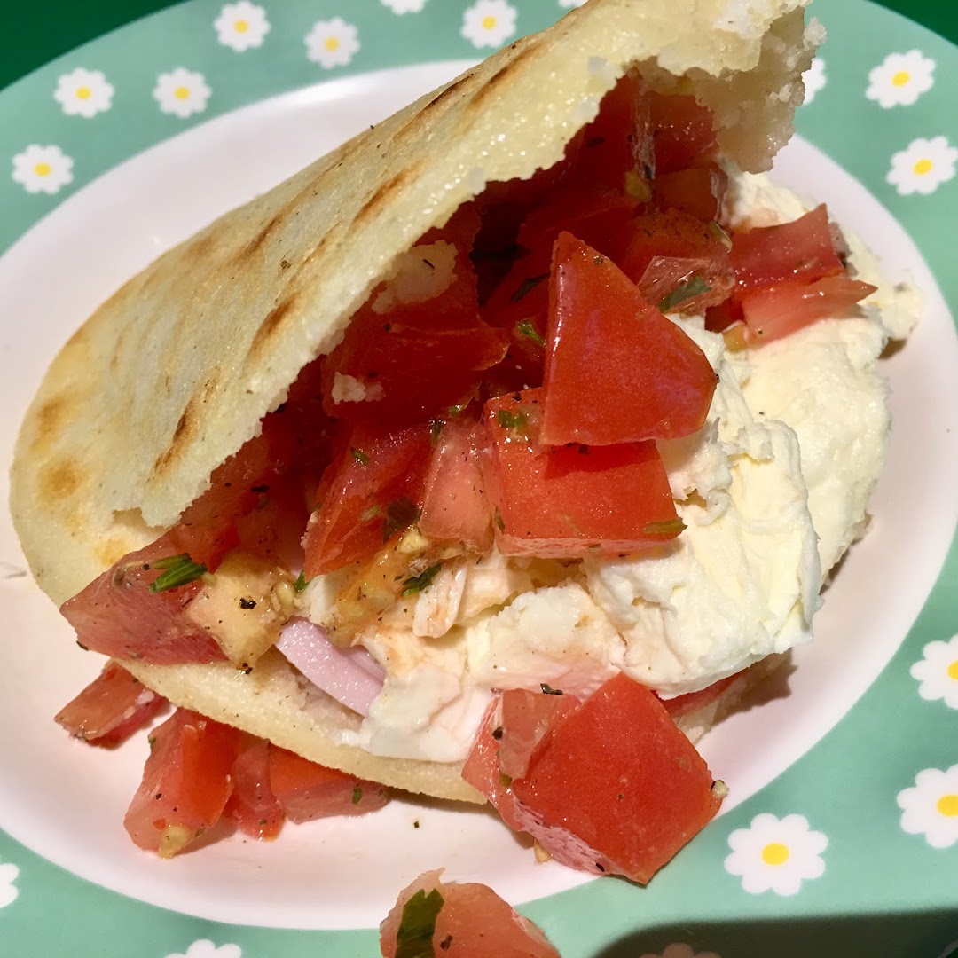 Mia's Arepas a taste of Venezuela · Photos 4