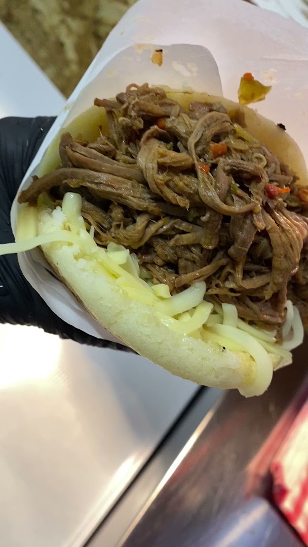 Mia's Arepas a taste of Venezuela · Photos 10
